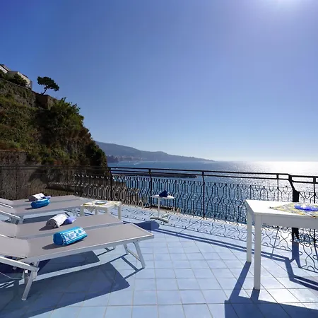 Magic Dream Sea View-private Beachfront Terrace דירה