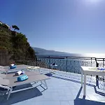 Magic Dream Sea View-private Beachfront Terrace Appartamento